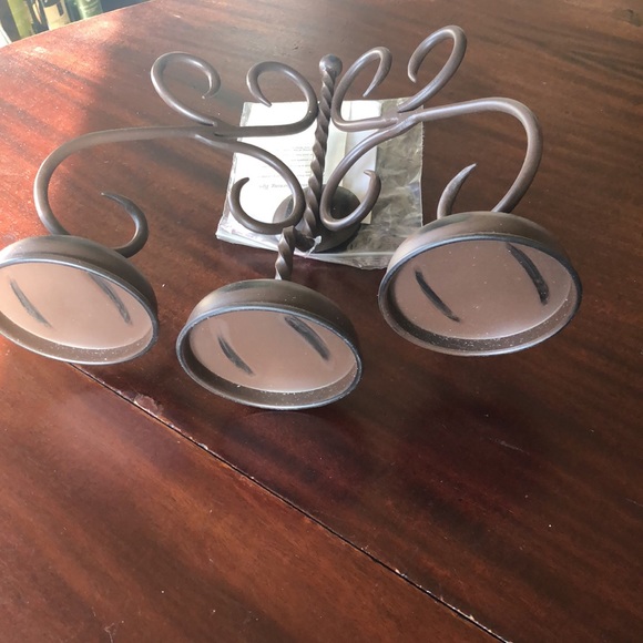 Decorative Three-Candle wall sconces in wrought iron with 3 glass candle holders - Picture 2 of 14